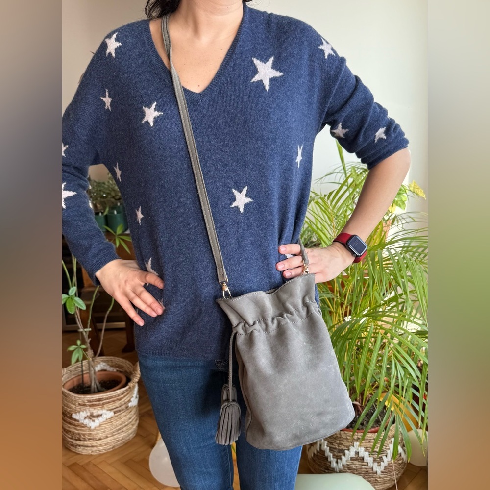 Grey nubuck suede bucket crossbody drawstring bag - Picture 3 of 16